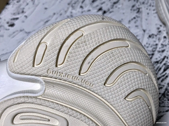 FV3573 Yeezy Bone Adidas 500 White 1020